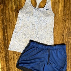 Nike Womens Medium workout clothes